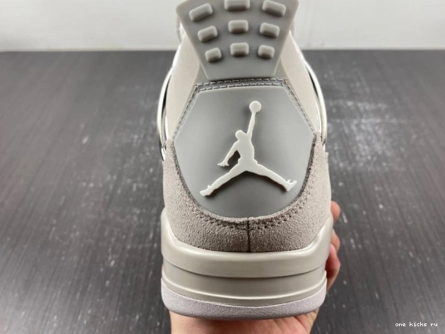 Rep 4 Moments Air Frozen Jordan AQ9129-001 0701